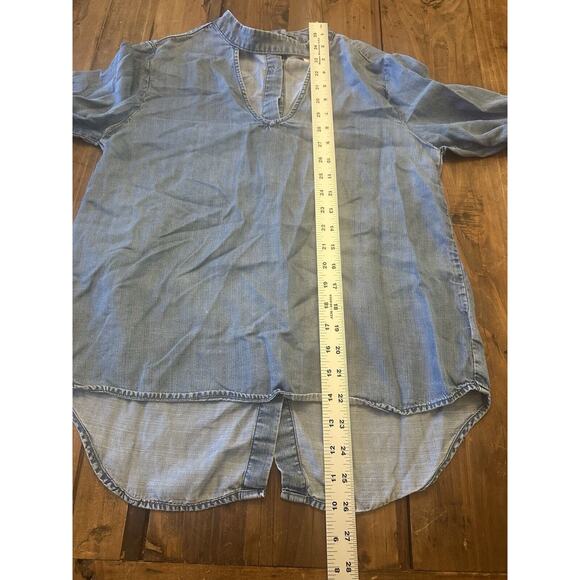 Cloth And Stone Chambray Keyhole Button Back Top Blouse Size XS Boho - Picture 8 of 10